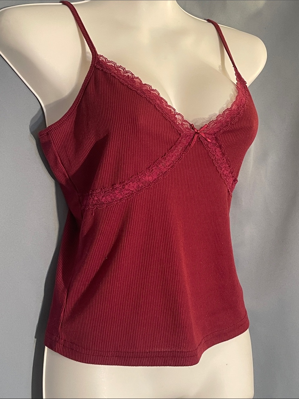 Lace-Trim Ribbed Cami in Deep Red - Picture 4 of 4
